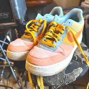 Nile Sun Club Sneakers